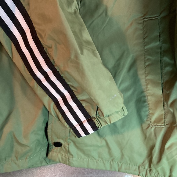 Matiz olive green coach jacket. “Compton surf club Los Angeles,Ca med. 116 - Picture 4 of 7